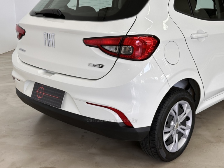 FIAT - ARGO - 2022/2023 - Branca - R$ 69.900,00