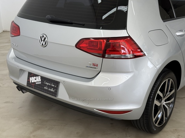 VOLKSWAGEN - GOLF - 2015/2015 - Prata - R$ 77.900,00