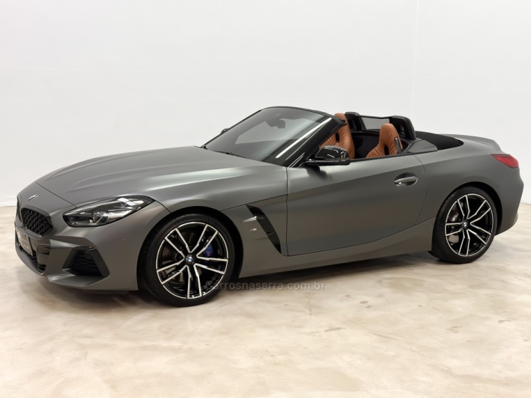 BMW - Z4 - 2021/2022 - Cinza - R$ 449.000,00