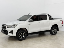 TOYOTA - HILUX - 2018/2019 - Branca - R$ 209.900,00