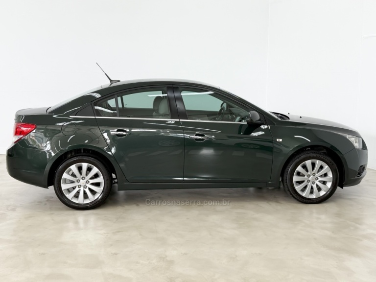 CHEVROLET - CRUZE - 2013/2014 - Verde - R$ 67.900,00