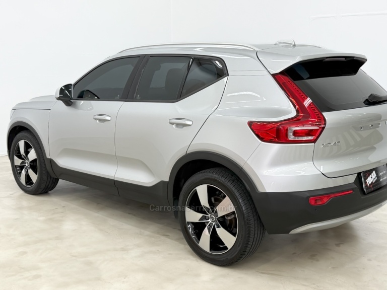 VOLVO - XC 40 - 2018/2019 - Prata - R$ 153.900,00