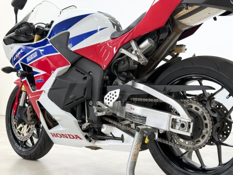 HONDA - CBR 600RR - 2014/2014 - Branca - R$ 59.900,00