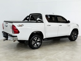 TOYOTA - HILUX - 2018/2019 - Branca - R$ 209.900,00