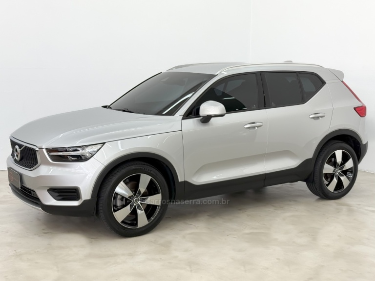 VOLVO - XC 40 - 2018/2019 - Prata - R$ 153.900,00