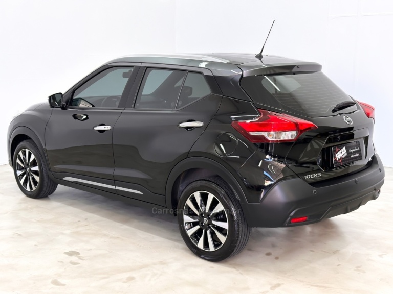 NISSAN - KICKS - 2020/2021 - Preta - R$ 105.900,00