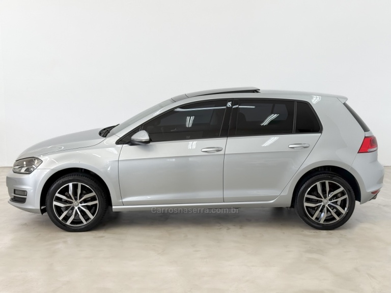 VOLKSWAGEN - GOLF - 2015/2015 - Prata - R$ 77.900,00