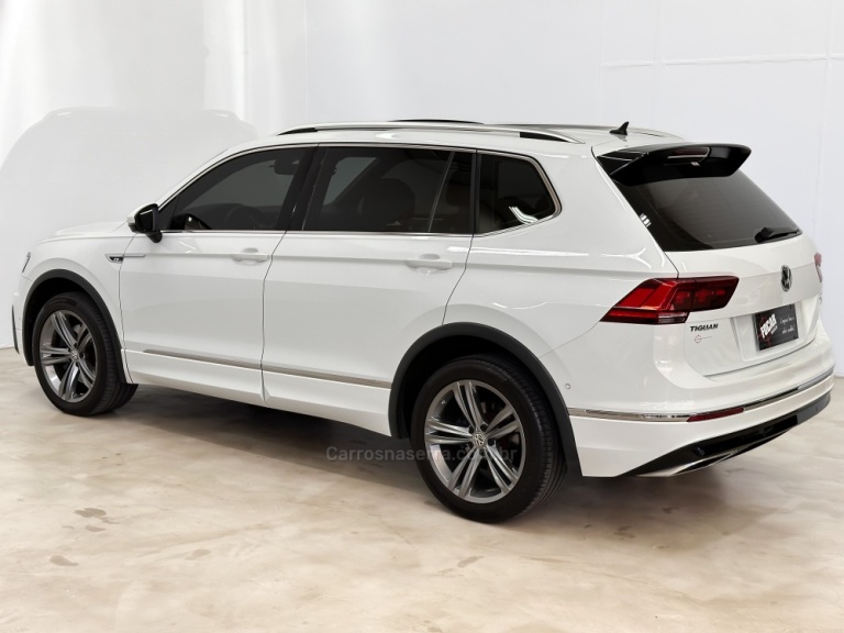 VOLKSWAGEN - TIGUAN - 2019/2019 - Branca - R$ 173.900,00