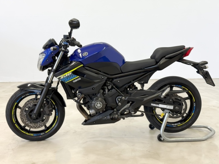 YAMAHA - XJ6 N - 2018/2019 - Azul - R$ 49.900,00