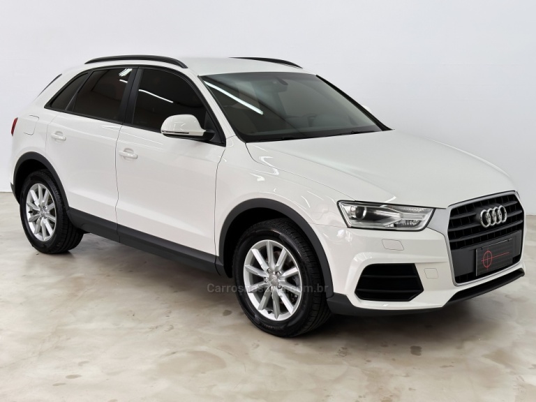 AUDI - Q3 - 2016/2017 - Branca - R$ 99.900,00