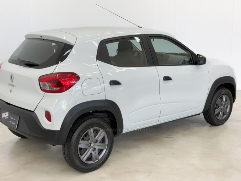 RENAULT - KWID - 2022/2023 - Branca - R$ 54.900,00