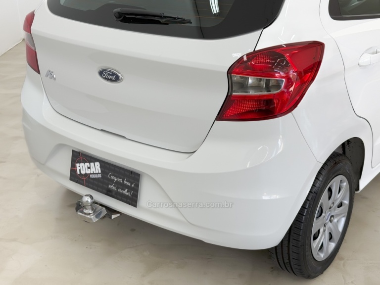 FORD - KA - 2015/2016 - Branca - R$ 42.900,00