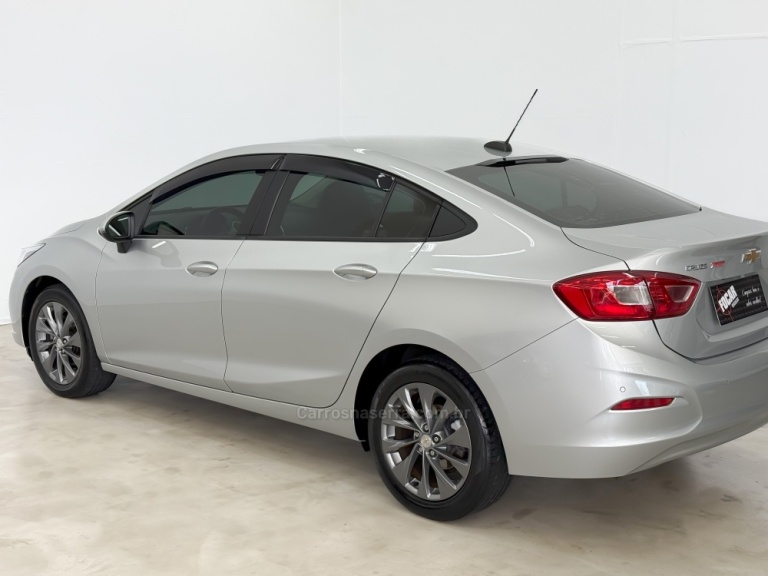 CHEVROLET - CRUZE - 2018/2018 - Prata - R$ 85.900,00