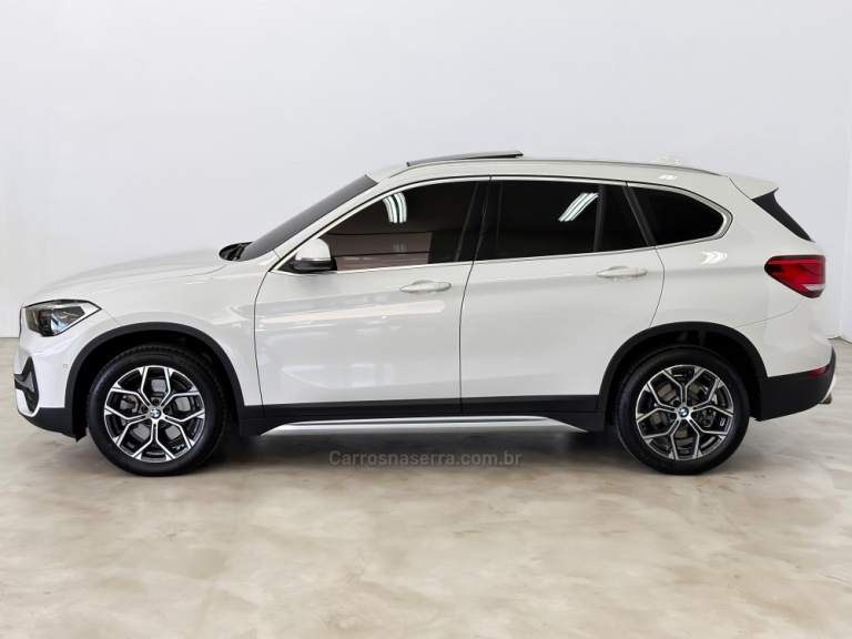 BMW - X1 - 2021/2022 - Branca - R$ 219.900,00