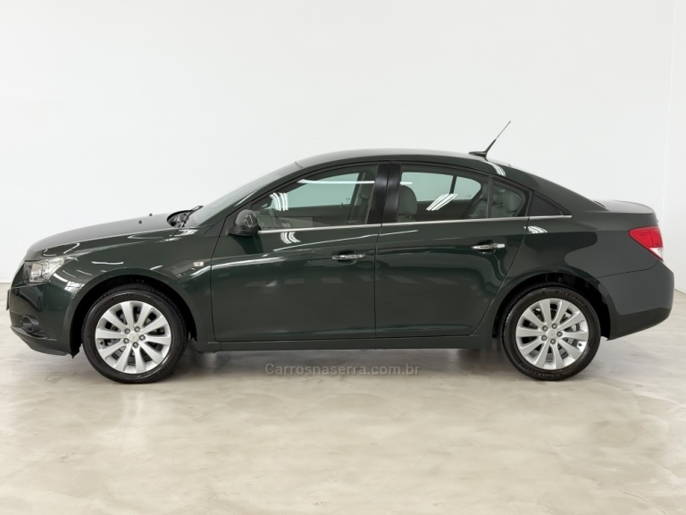 CHEVROLET - CRUZE - 2013/2014 - Verde - R$ 67.900,00