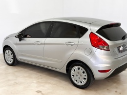 FORD - FIESTA - 2016/2017 - Prata - R$ 53.500,00