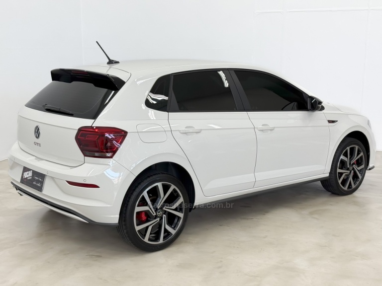 VOLKSWAGEN - POLO - 2023/2023 - Branca - R$ 128.900,00