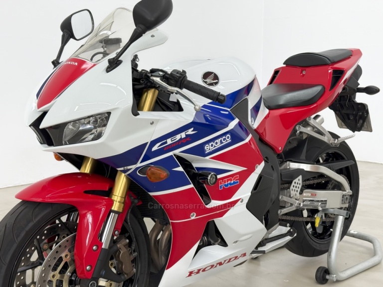 HONDA - CBR 600RR - 2014/2014 - Branca - R$ 59.900,00