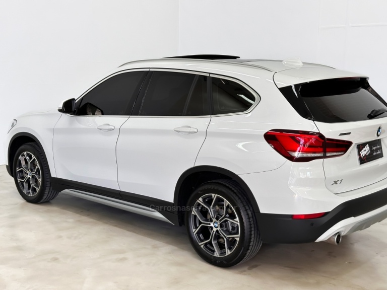 BMW - X1 - 2021/2022 - Branca - R$ 219.900,00