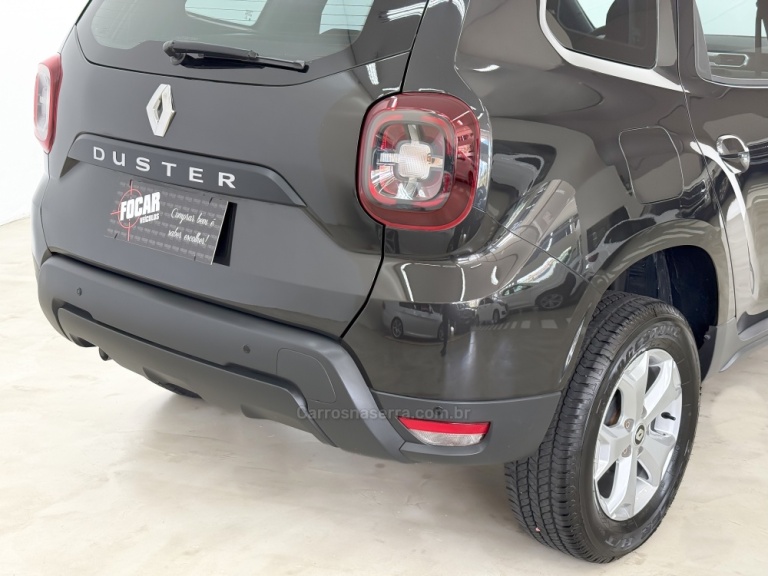 RENAULT - DUSTER - 2021/2022 - Preta - R$ 81.500,00