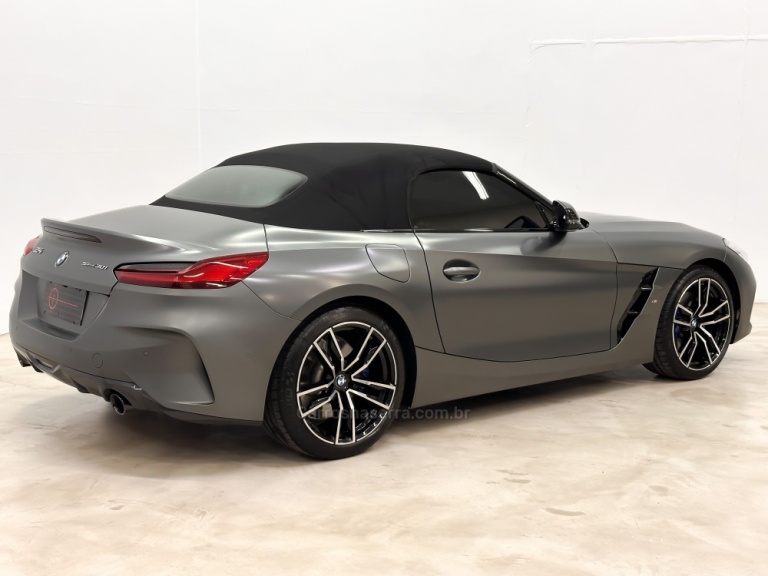 BMW - Z4 - 2021/2022 - Cinza - R$ 449.000,00