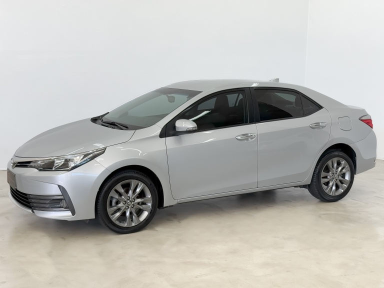 TOYOTA - COROLLA - 2018/2019 - Prata - R$ 108.900,00