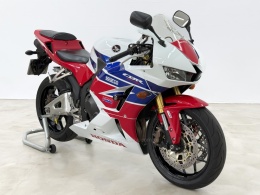 HONDA - CBR 600RR - 2014/2014 - Branca - R$ 59.900,00