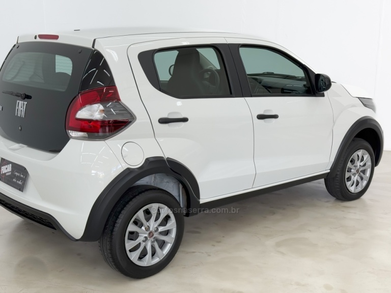 FIAT - MOBI - 2022/2023 - Branca - R$ 54.900,00