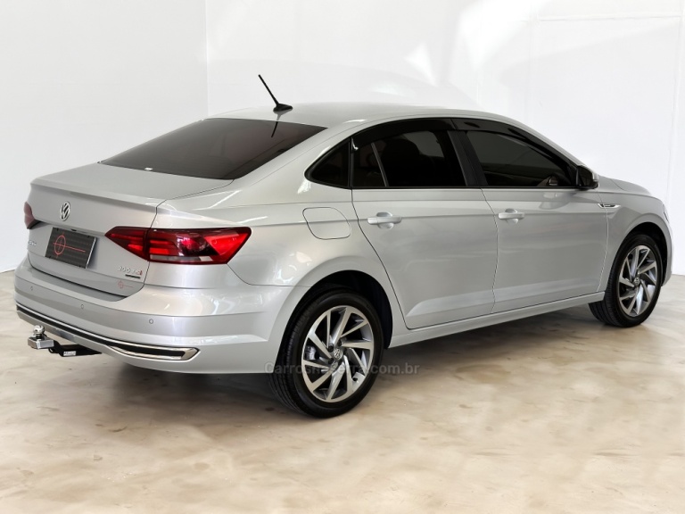 VOLKSWAGEN - VIRTUS - 2019/2020 - Prata - R$ 85.500,00